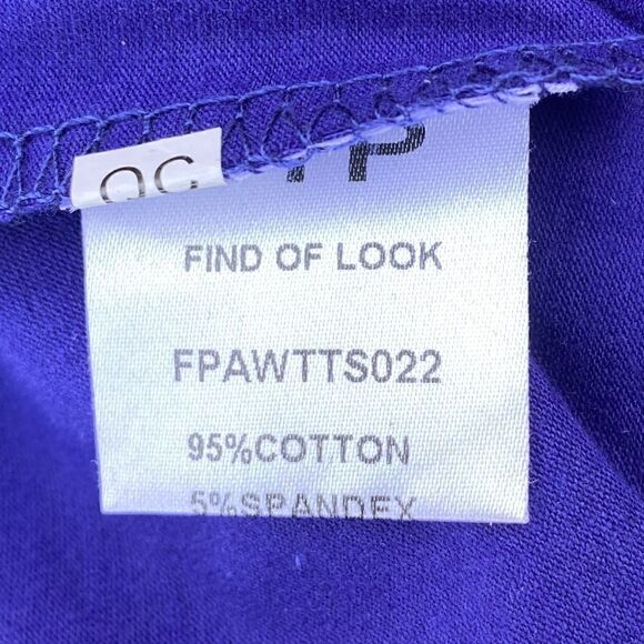 Fifth Parallel MOLAA Latin American Rhinestone T-Shirt. Size Large. NWT! - Picture 4 of 5